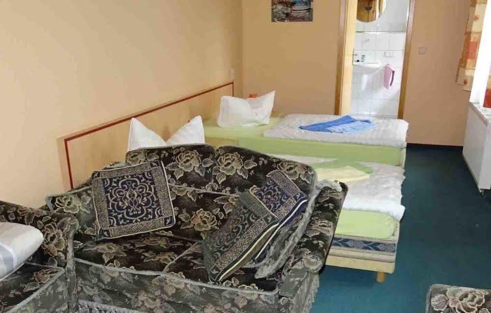 Hostel Im Medizinerviertel Halle  Eksteriør bilde